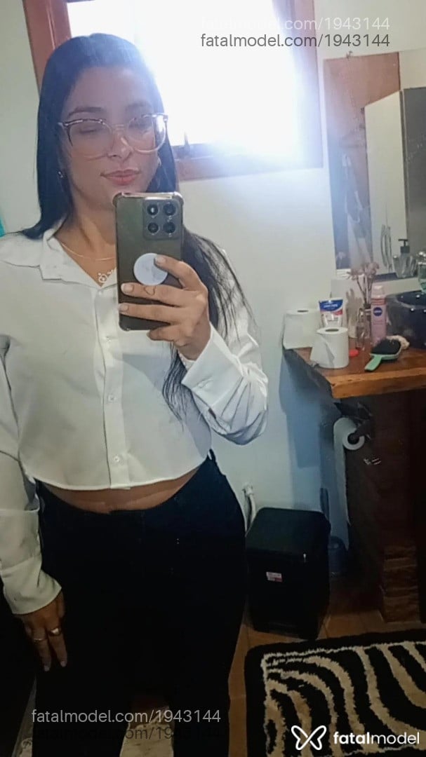 Acompanhante mulher morena (o) de olhos castanhos em Nova Hartz - Larissa