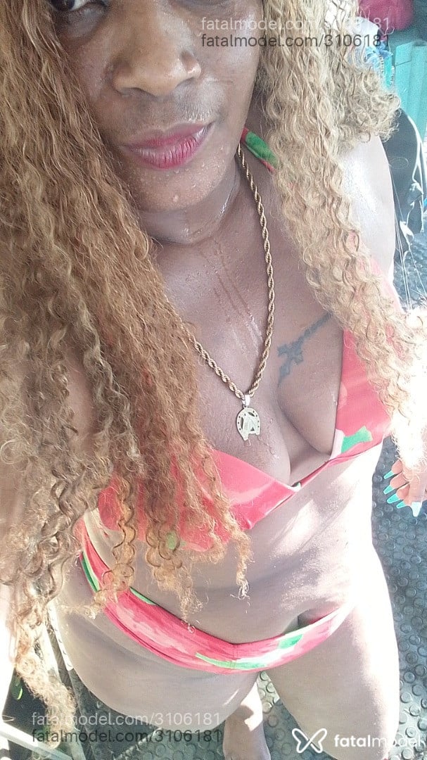 Acompanhante mulher morena (o) de olhos castanhos em Guaraí Acompanhante mulher morena (o) de olhos castanhos em Guaraí - Solzinha
