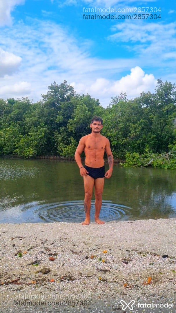 Acompanhante homem morena (o) de olhos castanhos em Cabo Frio - Jonas