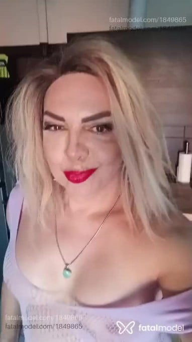 Acompanhante mulher trans loira (o) de olhos castanhos em Niterói - Chloé