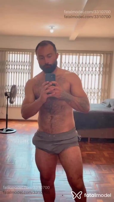 Acompanhante homem com cabelo castanho de olhos pretos em Passo Fundo - Gustavo Foiser