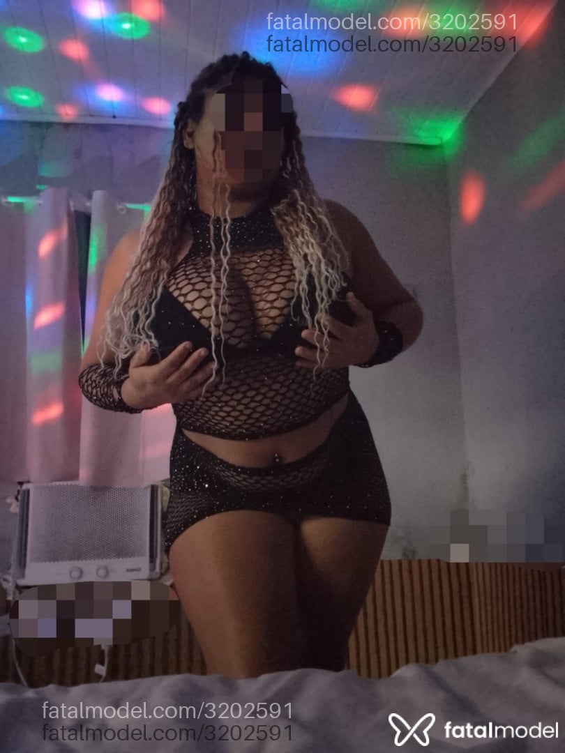 Acompanhante mulher loira (o) de olhos castanhos em Guarujá - Mirella