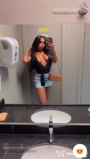Acompanhante mulher trans morena (o) de olhos pretos em Porto Alegre - Wallentyna