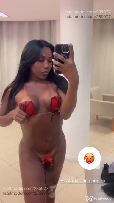 Acompanhante mulher trans morena (o) de olhos pretos em Porto Alegre - Wallentyna