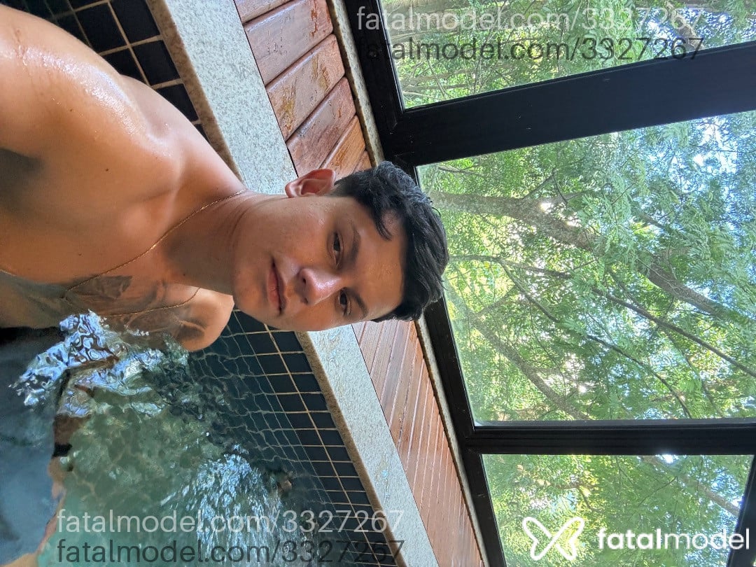 Acompanhante homem morena (o) de olhos castanhos em Itajaí Acompanhante homem morena (o) de olhos castanhos em Itajaí - Andreo