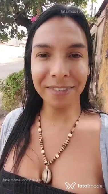 Acompanhante mulher trans com cabelo castanho de olhos castanhos em Ribeirão Preto - Valéria