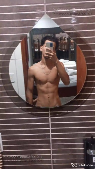 Acompanhante homem com cabelo castanho de olhos castanhos em Barretos Acompanhante homem com cabelo castanho de olhos castanhos em Barretos - Araujo