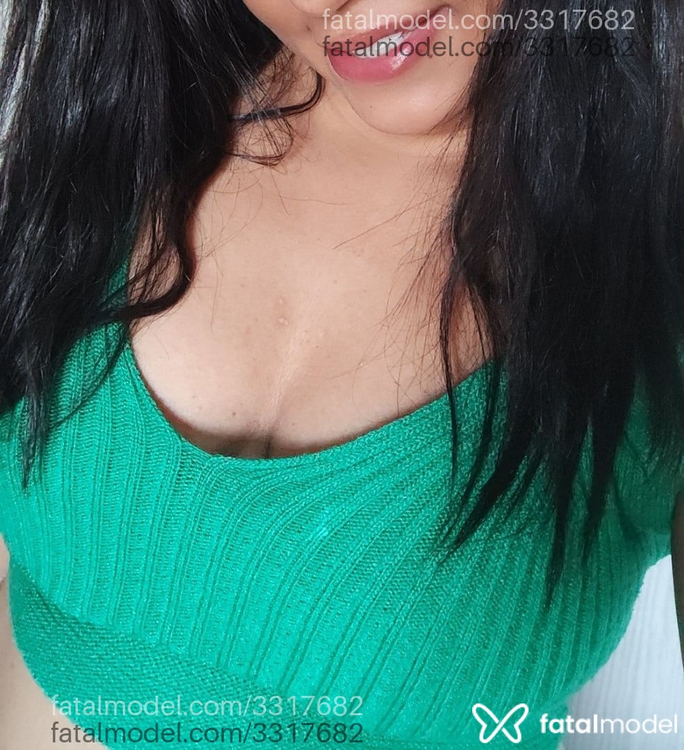 Acompanhante mulher morena (o) de olhos castanhos - Sky Love Acompanhante mulher morena (o) de olhos castanhos - Sky Love