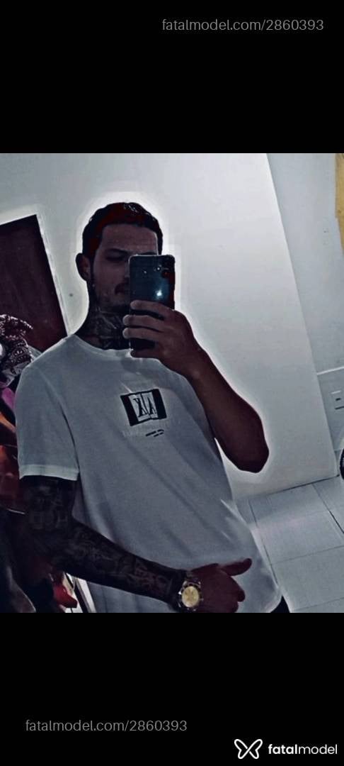 Acompanhante homem com cabelo grisalho de olhos castanhos em Palhoça - Novinhoph
