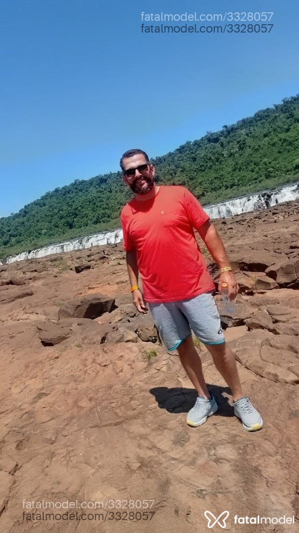Acompanhante homem com cabelo castanho de olhos castanhos em Passo Fundo - Dello