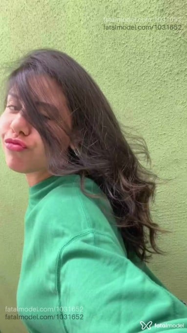 Acompanhante mulher com cabelo castanho de olhos castanhos - Luua Acompanhante mulher com cabelo castanho de olhos castanhos - Luua