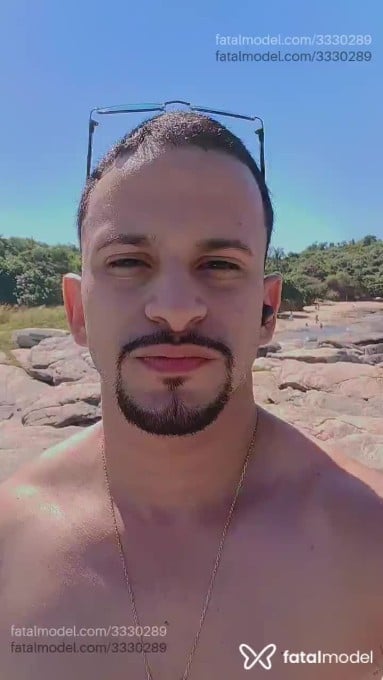 Acompanhante homem morena (o) de olhos castanhos - Rodrigo Acompanhante homem morena (o) de olhos castanhos - Rodrigo