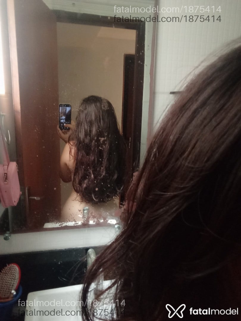Acompanhante mulher com cabelo castanho de olhos pretos em Fortaleza - Larissa