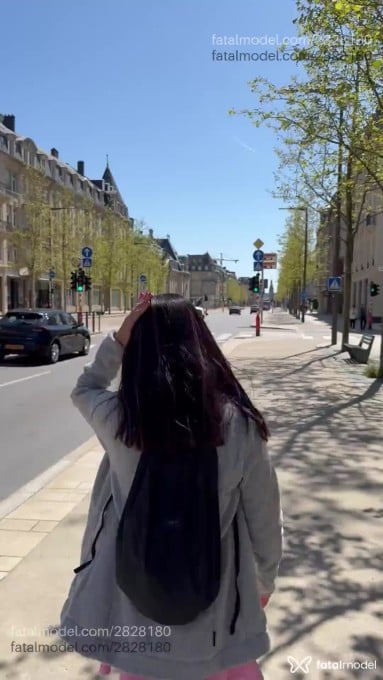 Acompanhante mulher com cabelo colorido de olhos mel em Belo Horizonte - Stella Lins