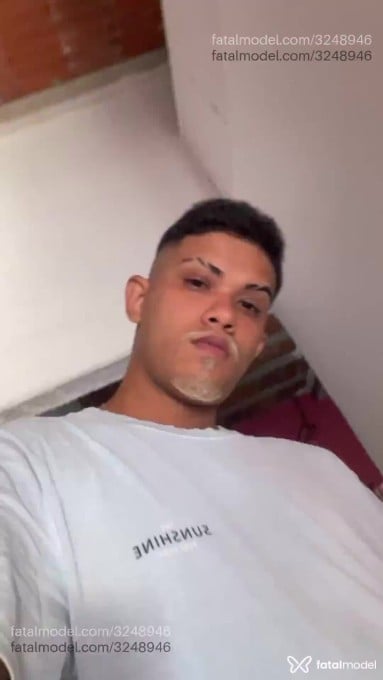 Acompanhante homem morena (o) de olhos castanhos em Virtual - Libertino