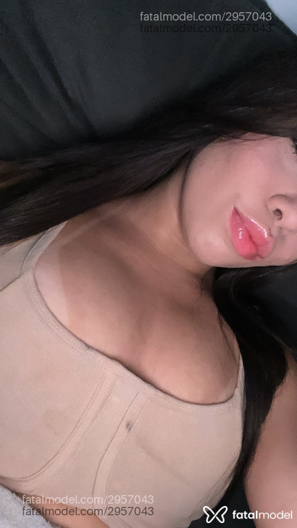 Acompanhante mulher com cabelo castanho de olhos mel - Julia