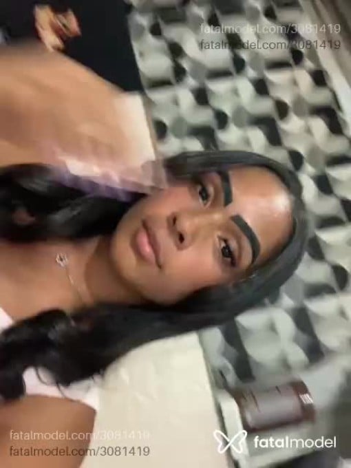 Acompanhante mulher trans morena (o) de olhos castanhos - Maria Alice Acompanhante mulher trans morena (o) de olhos castanhos - Maria Alice