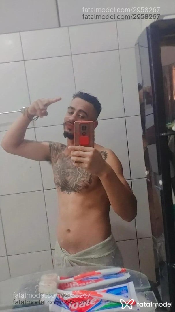 Acompanhante homem com cabelo castanho de olhos castanhos em São Paulo - Robson
