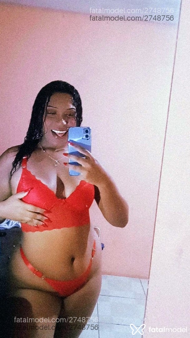 Acompanhante mulher com cabelo castanho de olhos castanhos em Rio Grande Acompanhante mulher com cabelo castanho de olhos castanhos em Rio Grande - Larissa