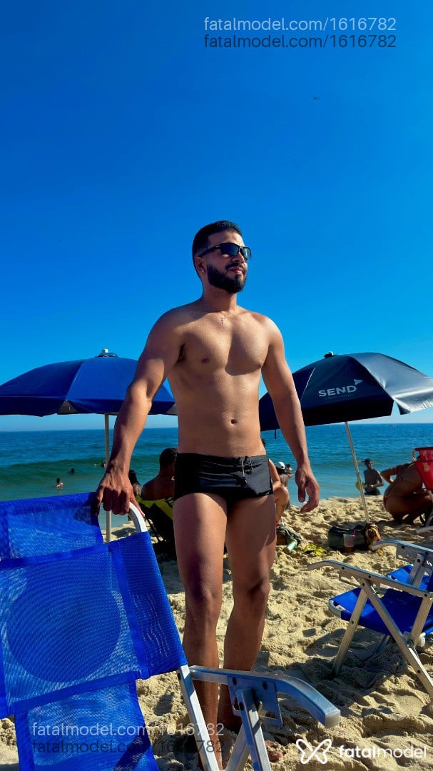 Acompanhante homem com cabelo castanho de olhos castanhos em São Paulo Acompanhante homem com cabelo castanho de olhos castanhos em São Paulo - Phelipe Bonito