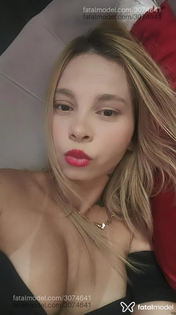 Acompanhante mulher loira (o) de olhos castanhos em Blumenau - Lara Gomes