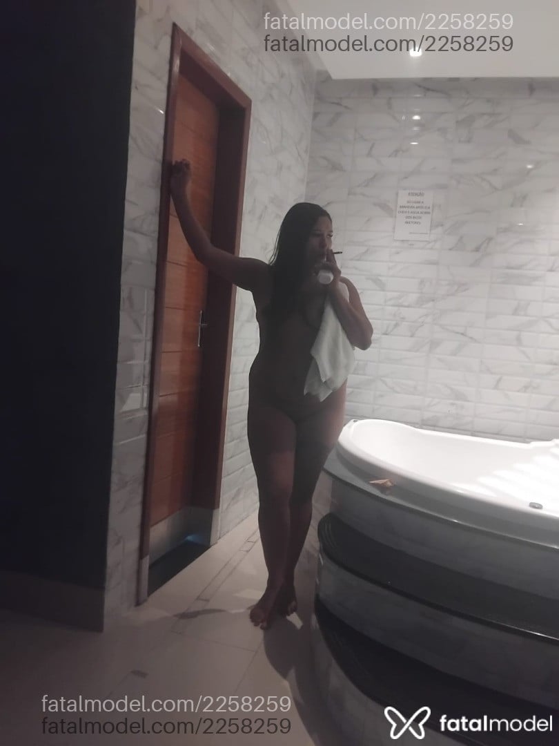 Acompanhante mulher morena (o) de olhos pretos em Manaus Acompanhante mulher morena (o) de olhos pretos em Manaus - Isadora