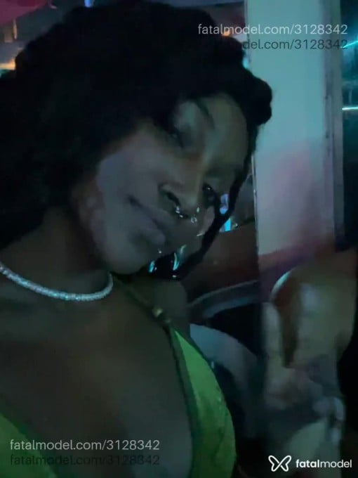 Acompanhante mulher morena (o) de olhos castanhos em São João de Meriti - Hozama