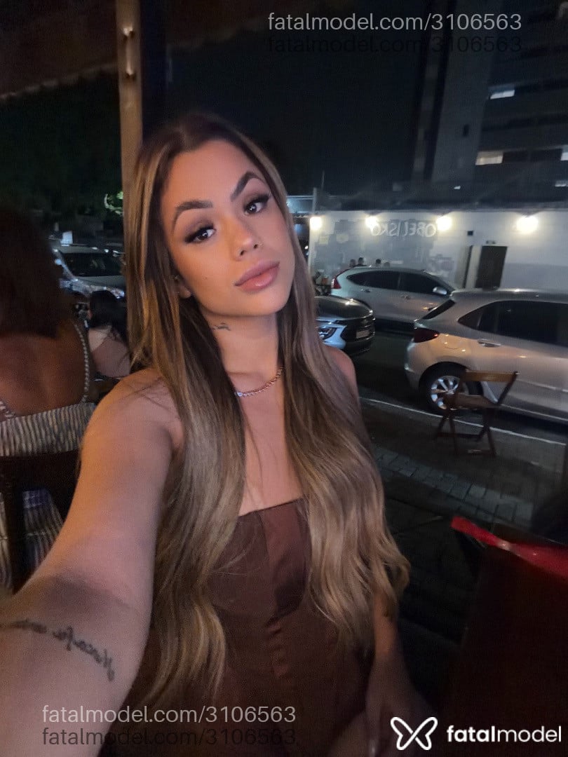 Acompanhante mulher loira (o) de olhos mel em São José dos Campos - Maya Santorini