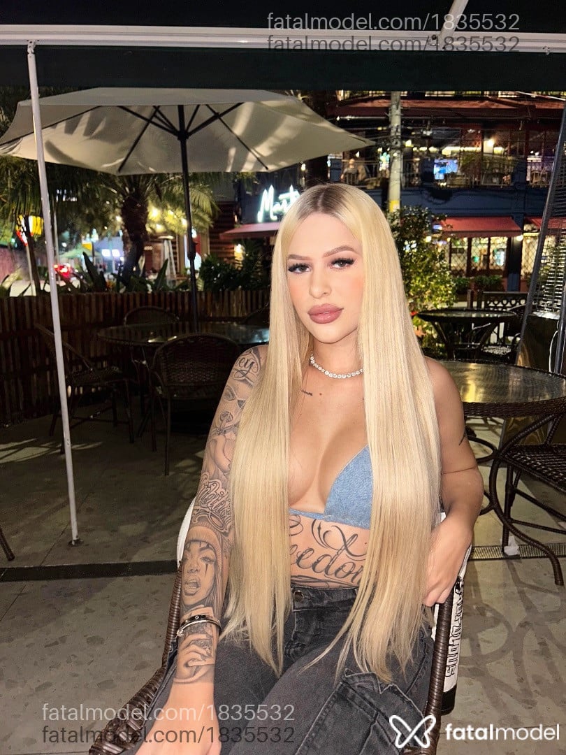 Acompanhante mulher loira (o) de olhos verdes em São Paulo Acompanhante mulher loira (o) de olhos verdes em São Paulo - Camila Lovatelli