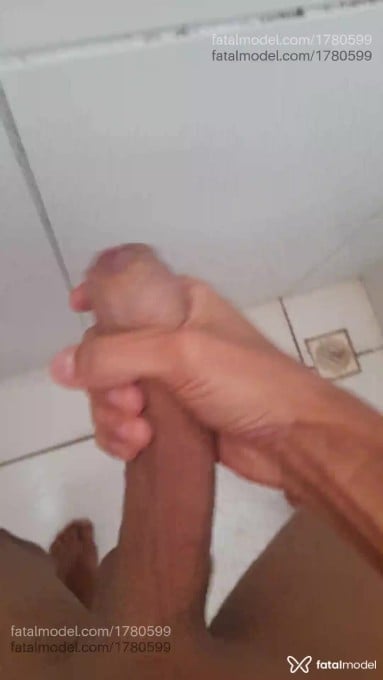 Acompanhante homem morena (o) de olhos castanhos em Natal Acompanhante homem morena (o) de olhos castanhos em Natal - Junior