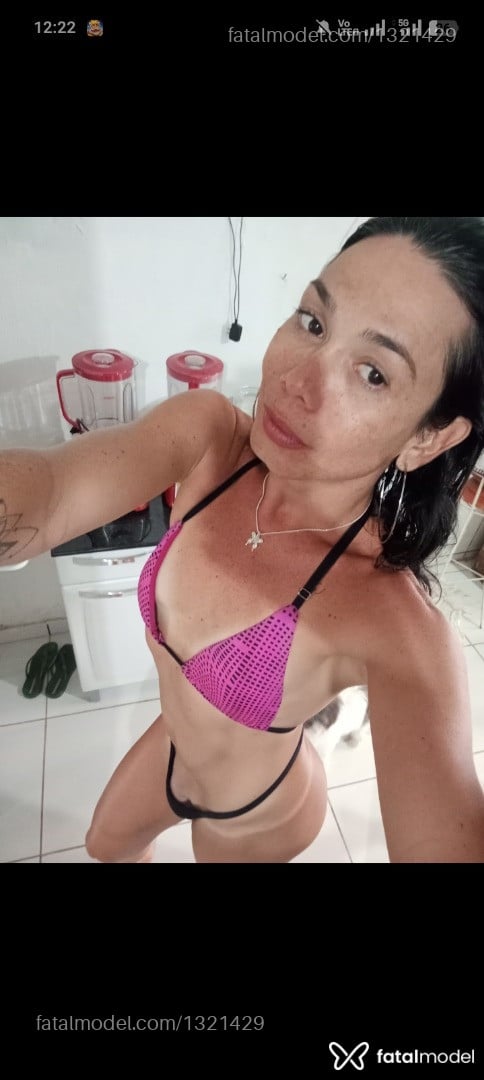 Acompanhante mulher trans morena (o) de olhos pretos - Alexia Cielo Acompanhante mulher trans morena (o) de olhos pretos - Alexia Cielo