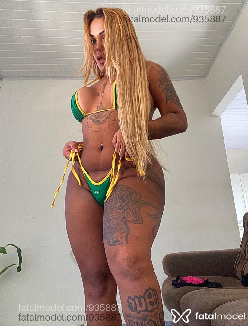 Acompanhante mulher trans loira (o) de olhos castanhos em Maceió Acompanhante mulher trans loira (o) de olhos castanhos em Maceió - Laysa ferrary