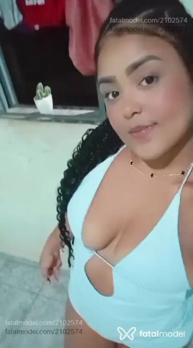 Acompanhante mulher com cabelo castanho de olhos castanhos em Abaeté Acompanhante mulher com cabelo castanho de olhos castanhos em Abaeté - Loren