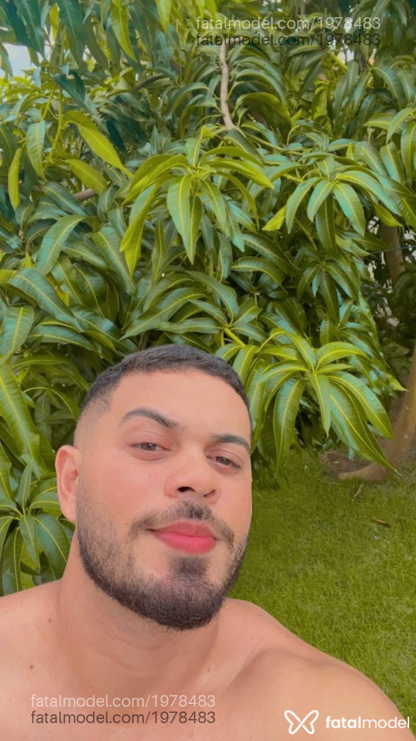 Acompanhante homem com cabelo castanho de olhos castanhos em São Luís Acompanhante homem com cabelo castanho de olhos castanhos em São Luís - Ataíde