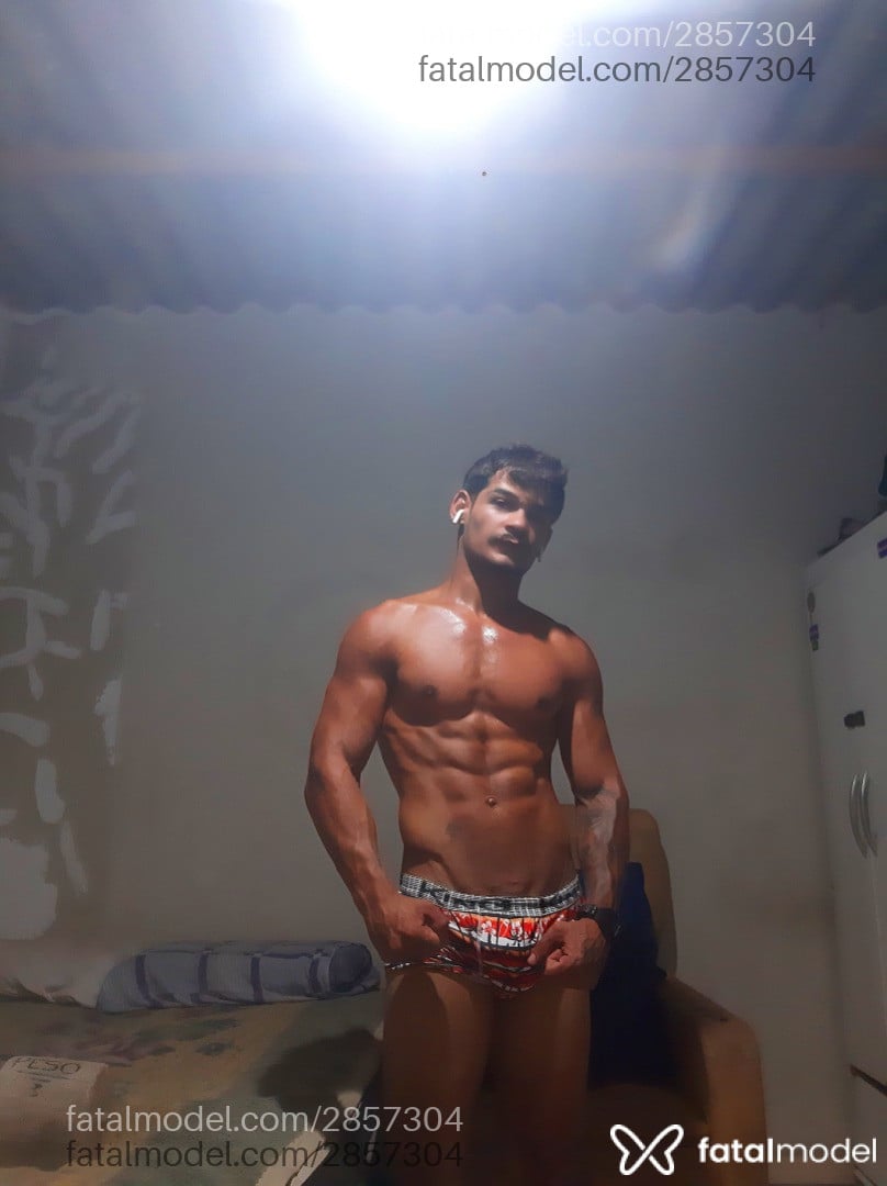 Acompanhante homem morena (o) de olhos castanhos em Cabo Frio - Jonas