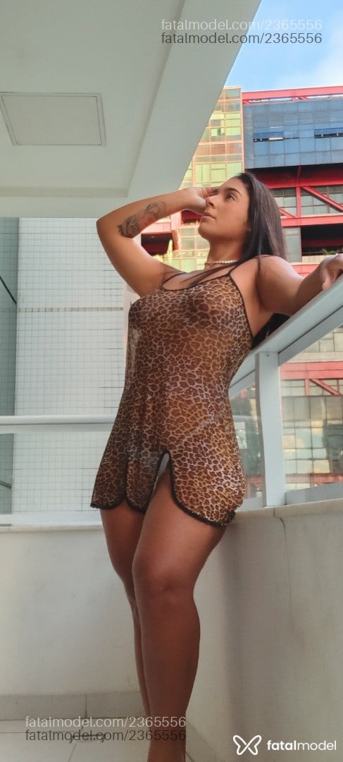 Acompanhante mulher morena (o) de olhos verdes em Salvador - Aline