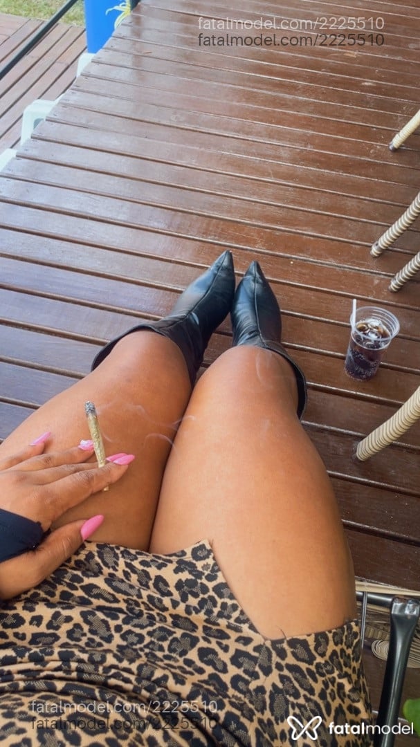 Acompanhante mulher trans morena (o) de olhos pretos em Florianópolis - Manuela