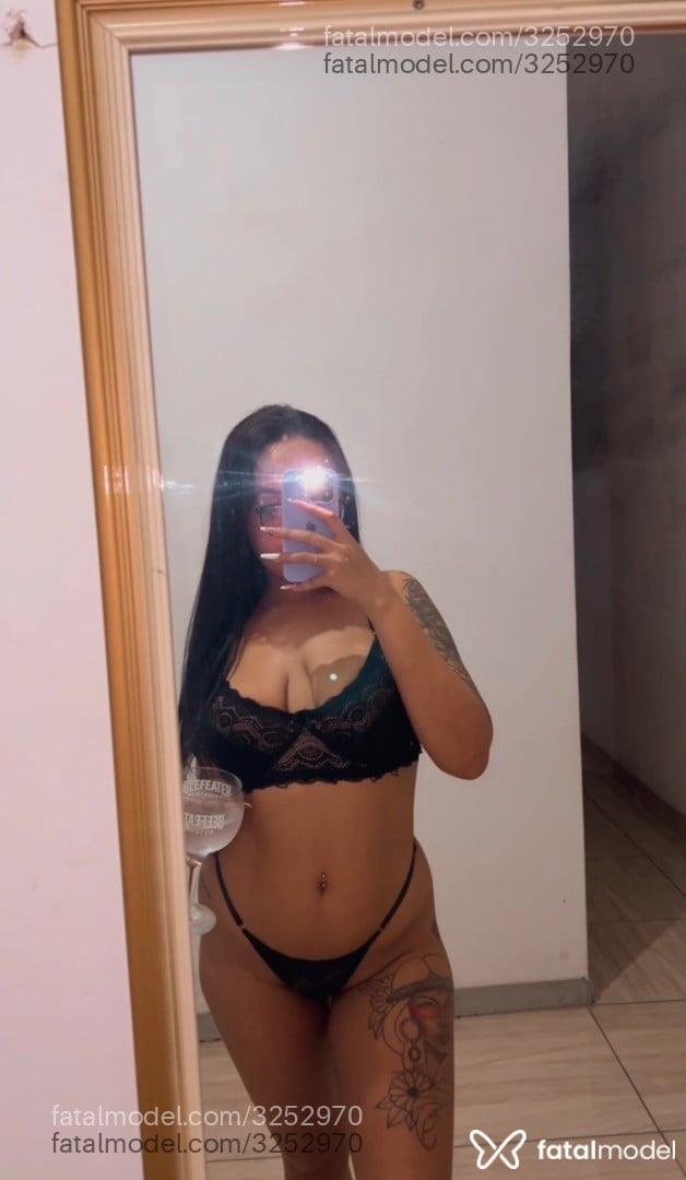 Acompanhante mulher morena (o) de olhos castanhos - Bruna