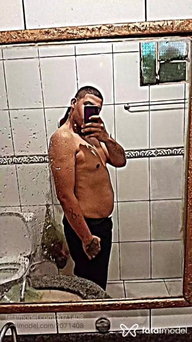 Acompanhante homem morena (o) de olhos castanhos em Barra do Garças Acompanhante homem morena (o) de olhos castanhos em Barra do Garças - Marcelino
