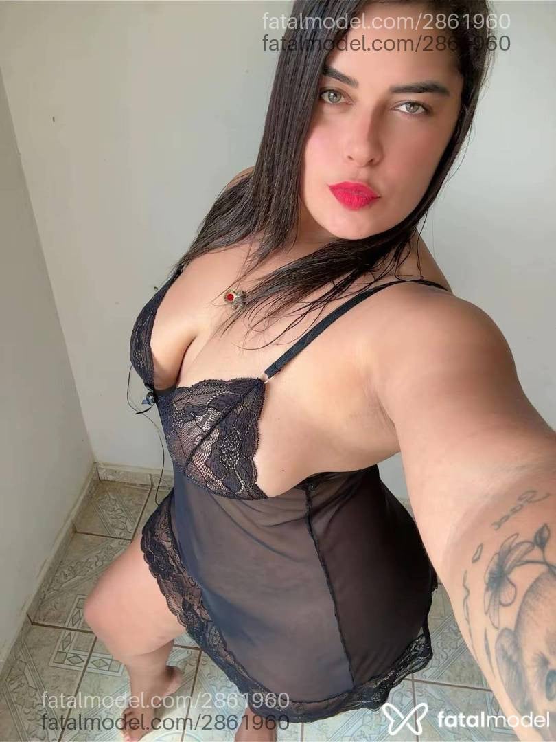 Acompanhante mulher loira (o) de olhos verdes - Mylla Santana
