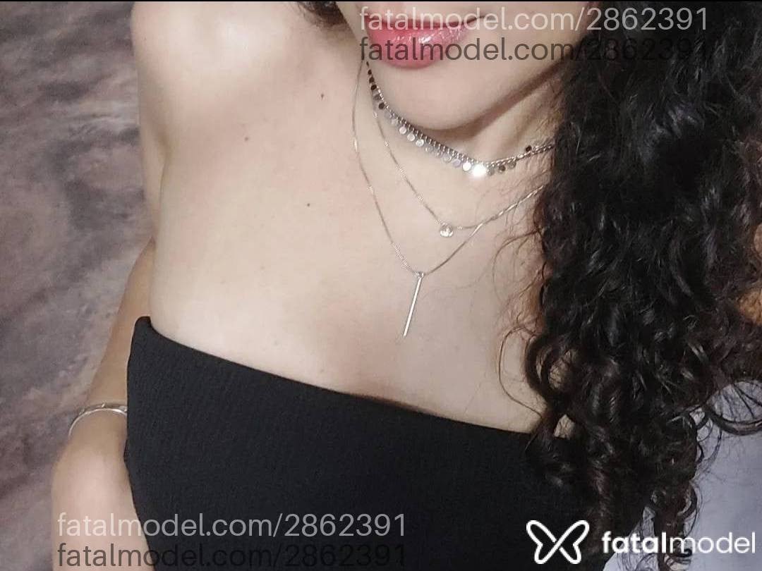 Acompanhante mulher morena (o) de olhos castanhos em São Paulo Acompanhante mulher morena (o) de olhos castanhos em São Paulo - Helena Mello