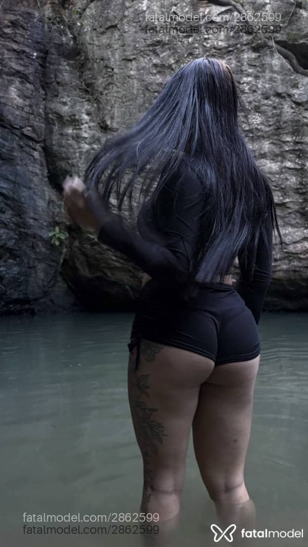 Acompanhante mulher trans com cabelo castanho de olhos mel em Caldas Novas - Gabrielly Souza