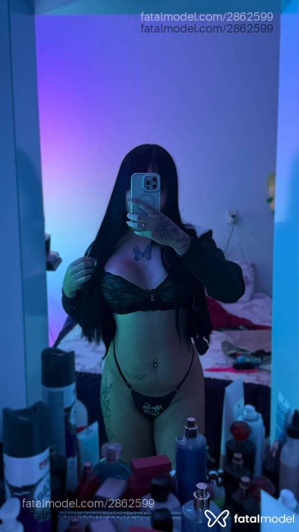 Acompanhante mulher trans com cabelo castanho de olhos mel - Gabrielly Souza