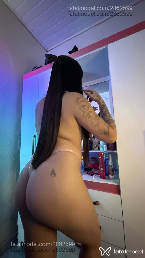 Acompanhante mulher trans com cabelo castanho de olhos mel em Caldas Novas - Gabrielly Souza