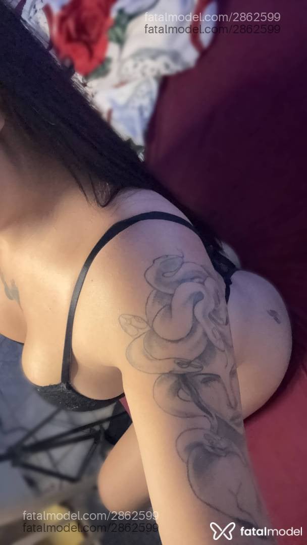 Acompanhante mulher trans com cabelo castanho de olhos mel - Gabrielly Souza