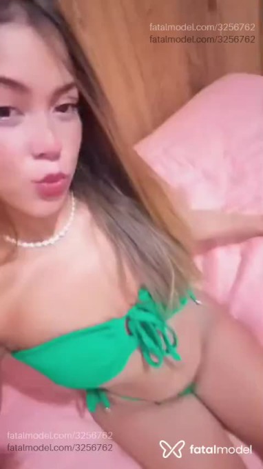 Acompanhante mulher com cabelo castanho de olhos mel em Florianópolis - Giovanna