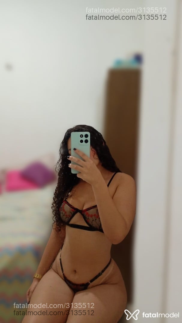 Acompanhante mulher com cabelo castanho de olhos castanhos - Angel Acompanhante mulher com cabelo castanho de olhos castanhos - Angel