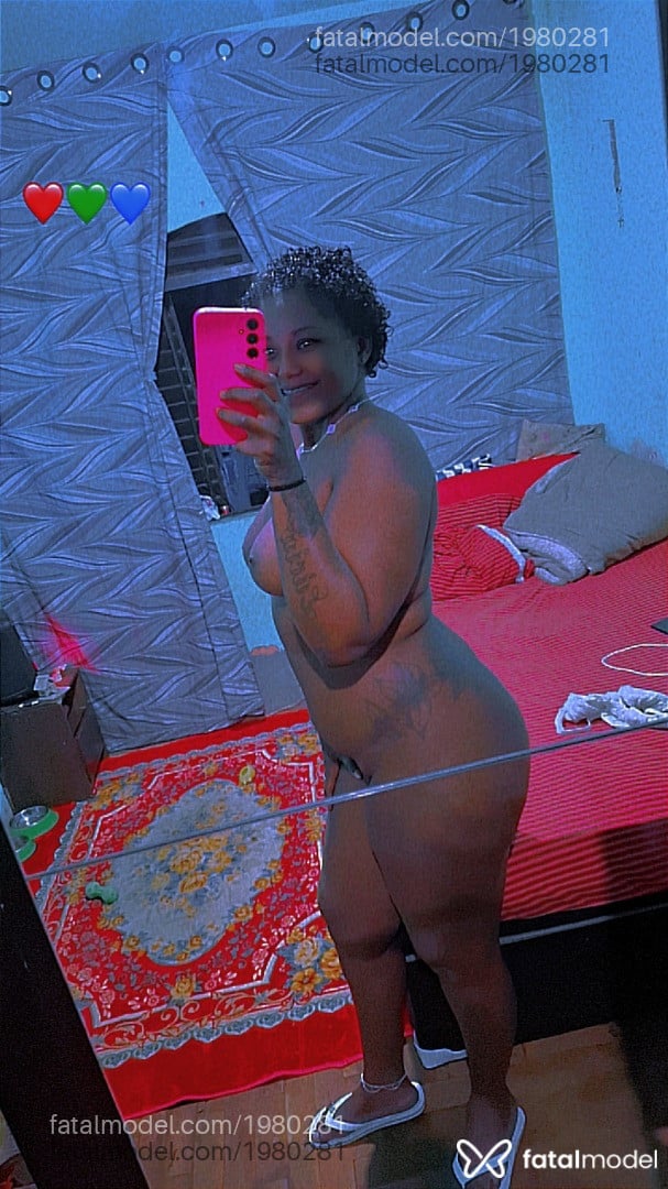 Acompanhante mulher morena (o) de olhos castanhos em São Sebastião do Paraíso - Luna