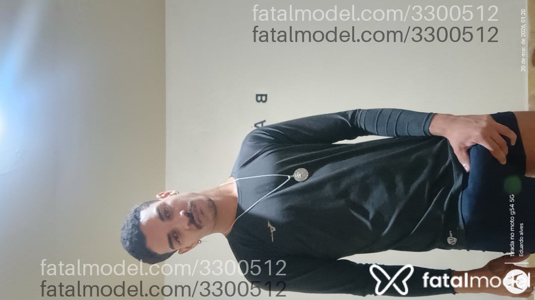 Acompanhante homem com cabelo castanho de olhos mel em Rio de Janeiro - Henrique Santos