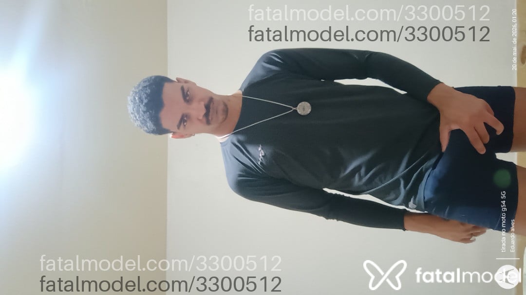 Acompanhante homem com cabelo castanho de olhos mel em Rio de Janeiro - Henrique Santos